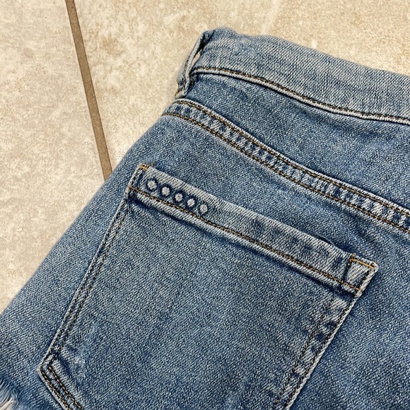 Blank NYC Destroyed Curvy Denim Shorts 26 - Picture 9 of 9